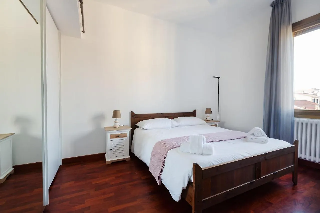 Porta Romana Cosy Nest contacts